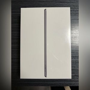 iPad 9th Gen Unopened (in plastic)